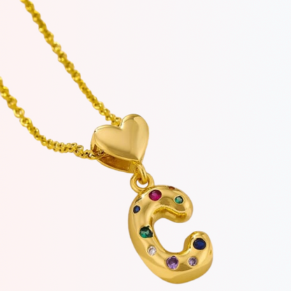Collar con Charm de Letra con Colores en Stainless Steel Dorado 18K