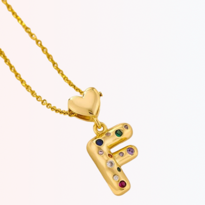 Collar con Charm de Letra con Colores en Stainless Steel Dorado 18K