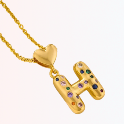 Collar con Charm de Letra con Colores en Stainless Steel Dorado 18K