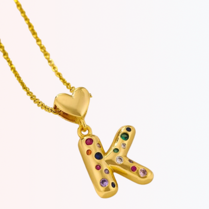 Collar con Charm de Letra con Colores en Stainless Steel Dorado 18K