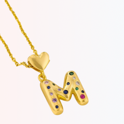 Collar con Charm de Letra con Colores en Stainless Steel Dorado 18K