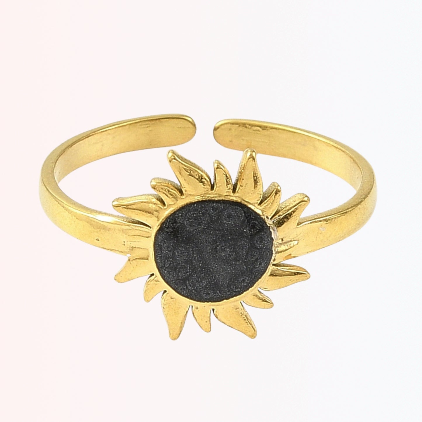 Sortija Cuff Ajustable con Sol Negro en Stainless Steel Dorado 18K