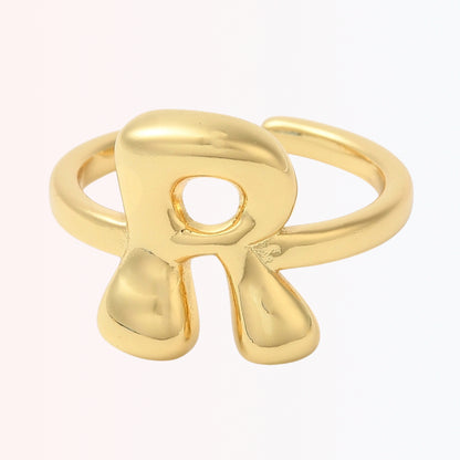 Sortija Ajustable con Iniciales A-Z en Brass Dorado 18K