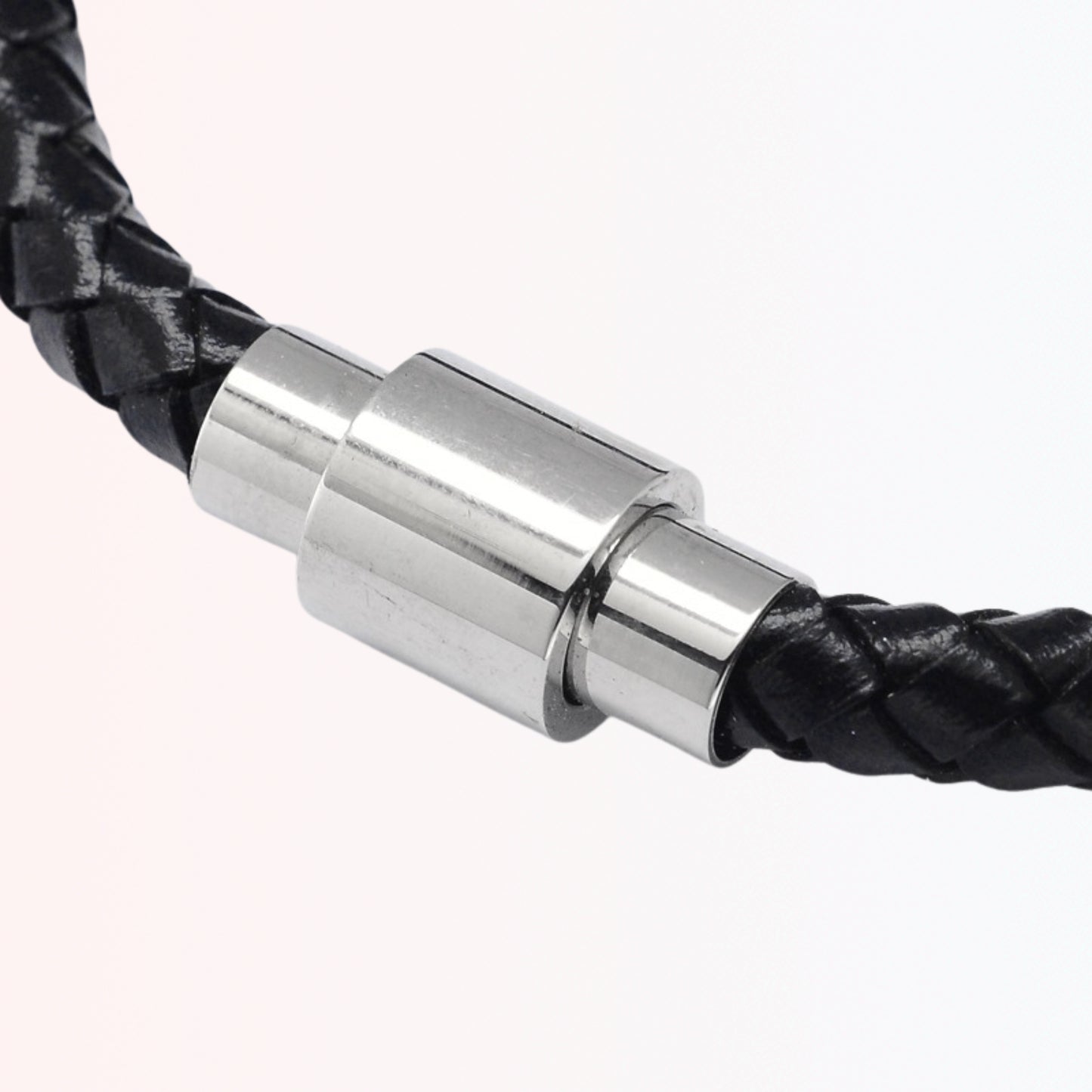 Pulsera de Cuero Trenzado con Cierre Magnético de Stainless Steel