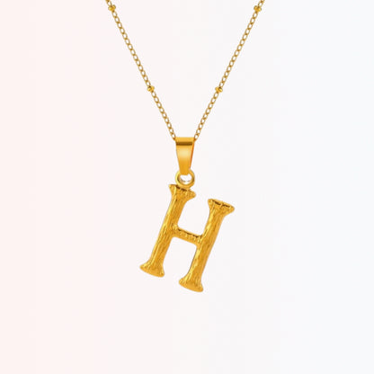 Collar con Inicial Minimalista en Stainless Steel Dorado 18K