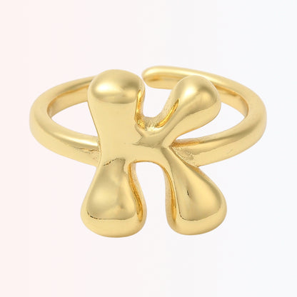 Sortija Ajustable con Iniciales A-Z en Brass Dorado 18K