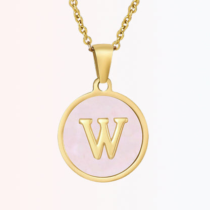 Collar con Charm de Inicial en Chapa Rosada en Stainless Steel Dorado 18K