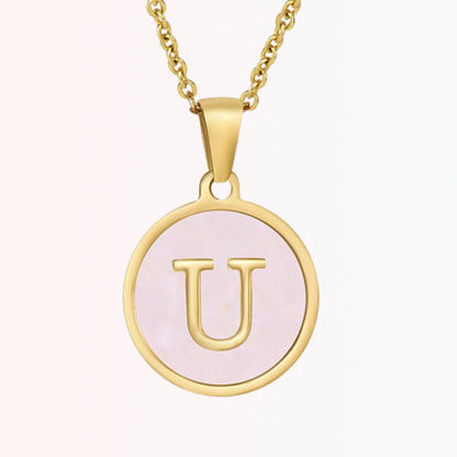 Collar con Charm de Inicial en Chapa Rosada en Stainless Steel Dorado 18K