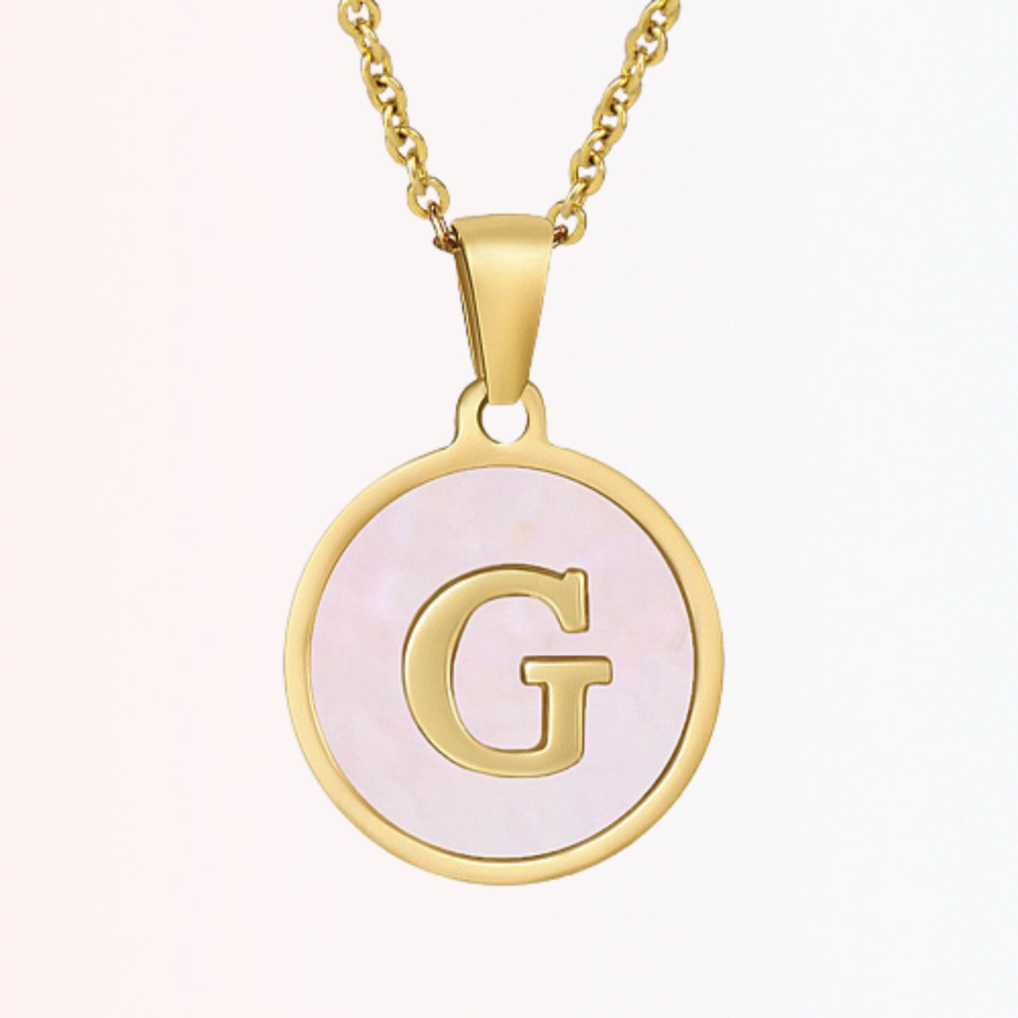 Collar con Charm de Inicial en Chapa Rosada en Stainless Steel Dorado 18K