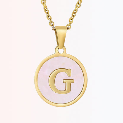 Collar con Charm de Inicial en Chapa Rosada en Stainless Steel Dorado 18K