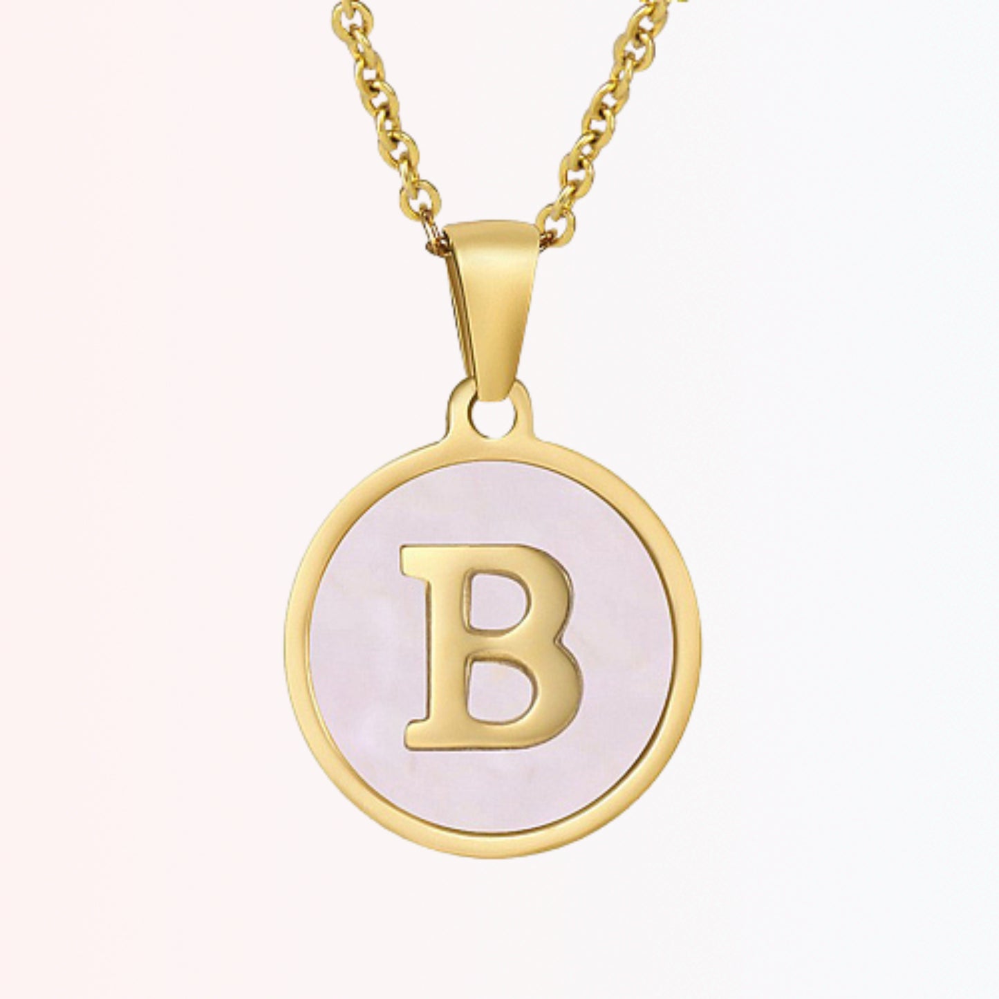 Collar con Charm de Inicial en Chapa Rosada en Stainless Steel Dorado 18K