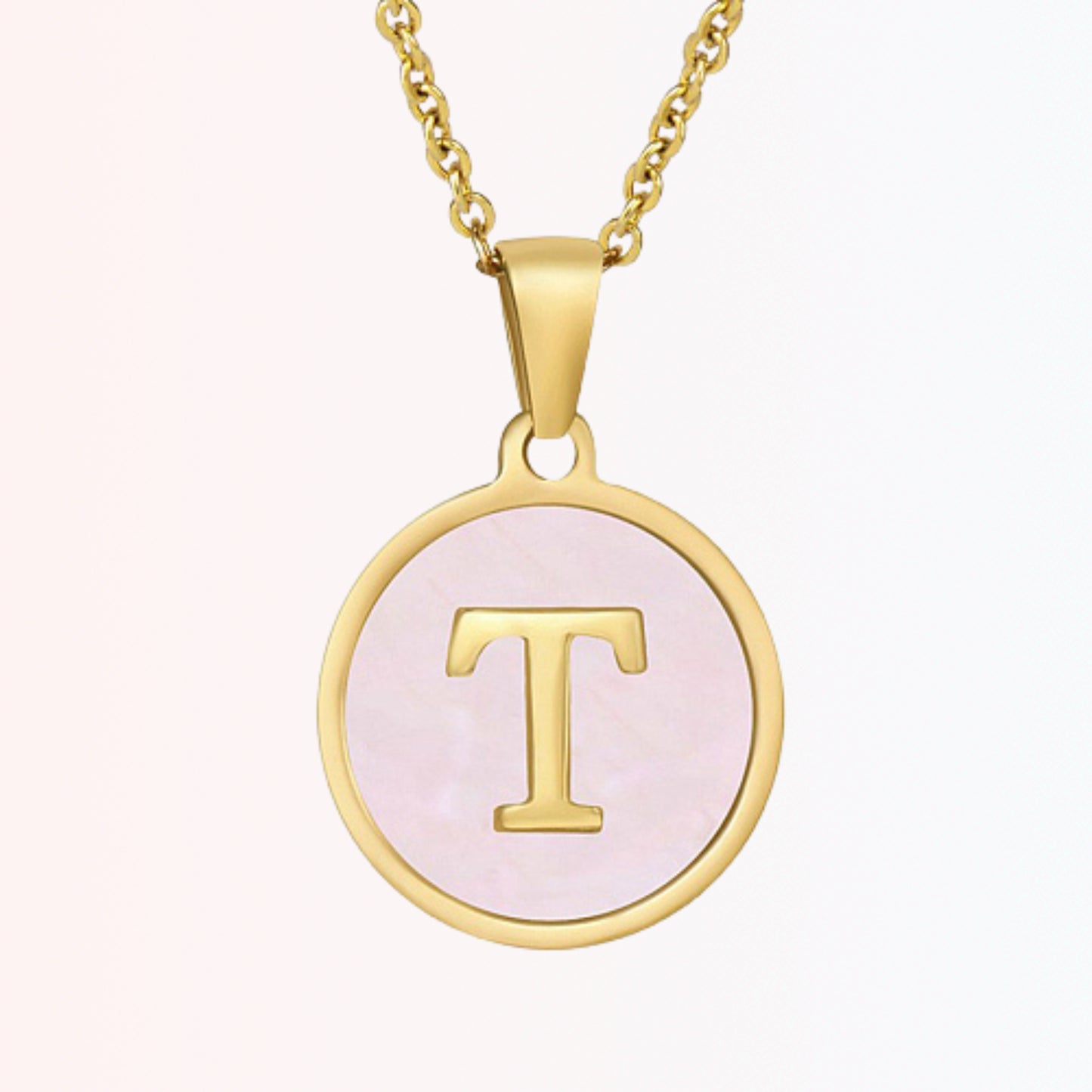 Collar con Charm de Inicial en Chapa Rosada en Stainless Steel Dorado 18K