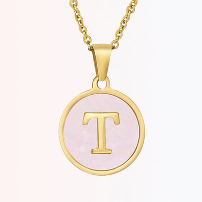 Collar con Charm de Inicial en Chapa Rosada en Stainless Steel Dorado 18K