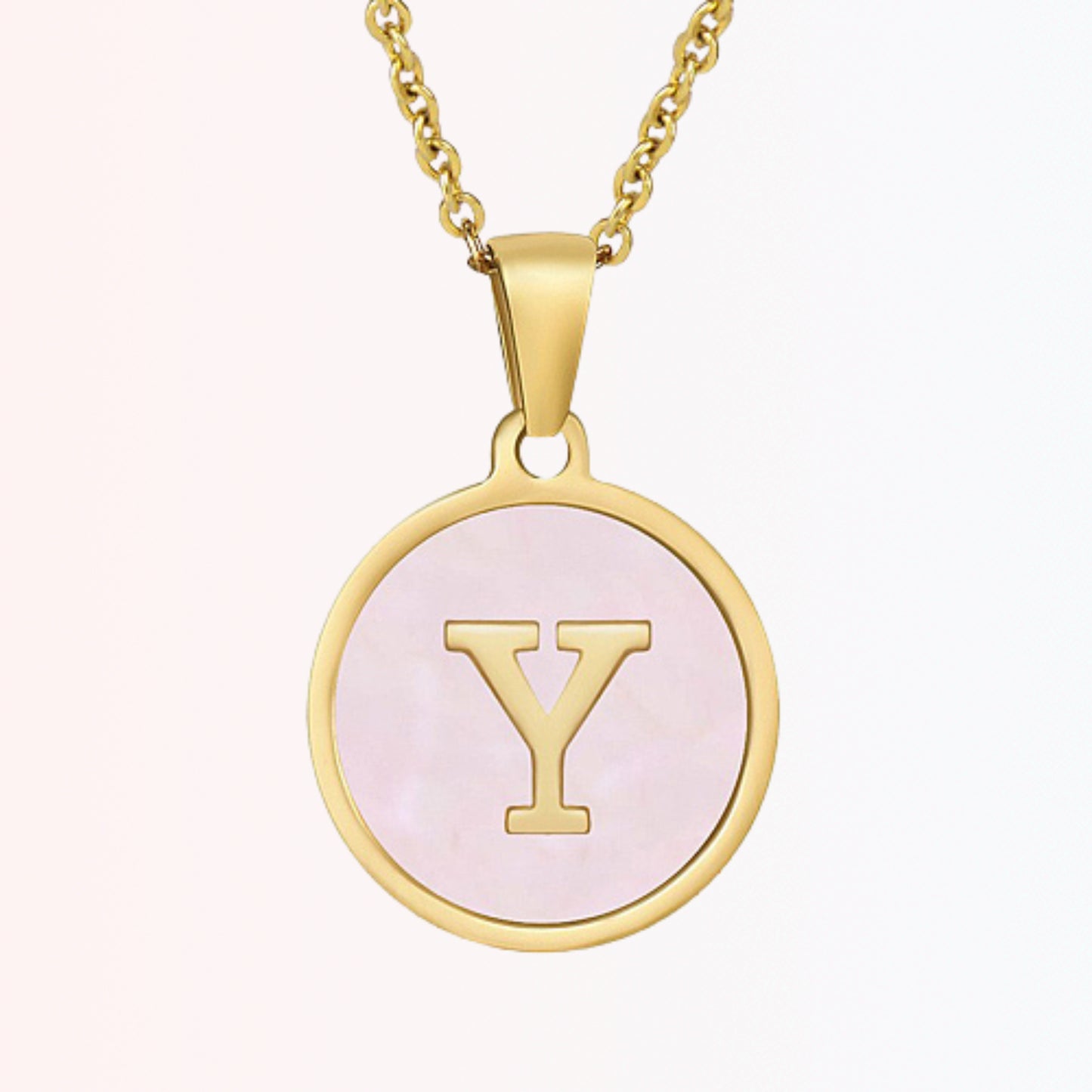 Collar con Charm de Inicial en Chapa Rosada en Stainless Steel Dorado 18K