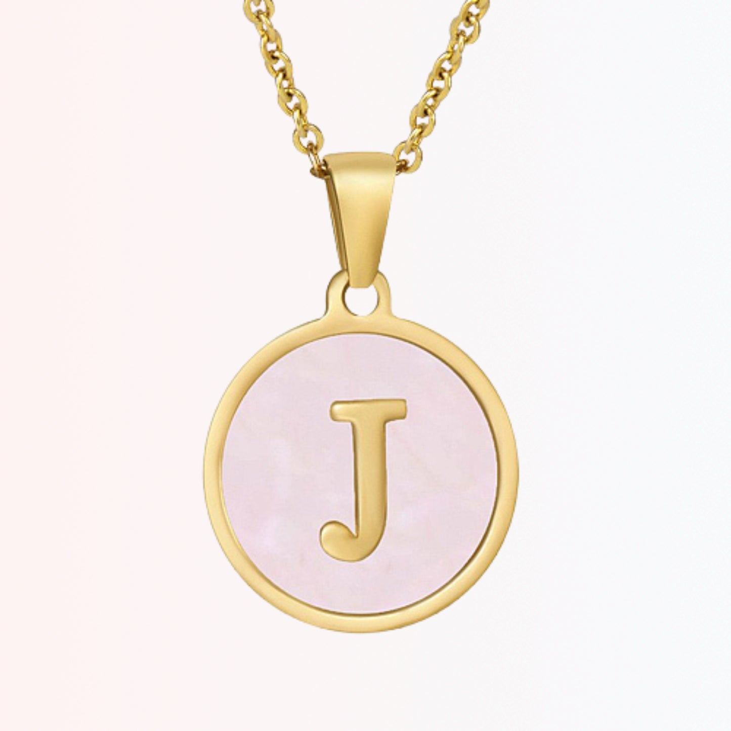 Collar con Charm de Inicial en Chapa Rosada en Stainless Steel Dorado 18K