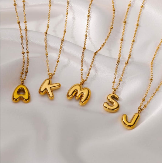 Collar con Inicial en Stainless Steel Dorado 18K
