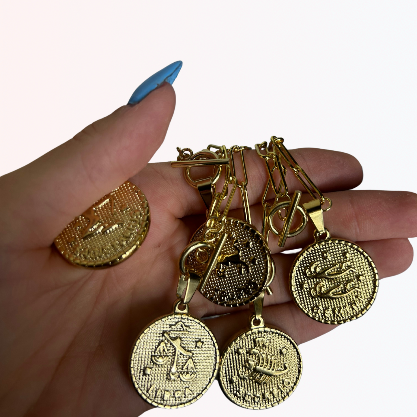Collares con Colgante de Constelaciones en Brass y Stainless Steel Dorado 18K