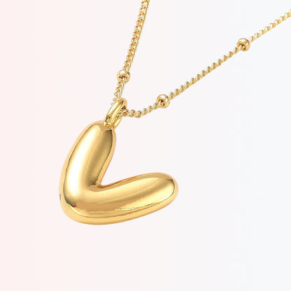 Collar con Charm de Letra en Brass Dorado 18K
